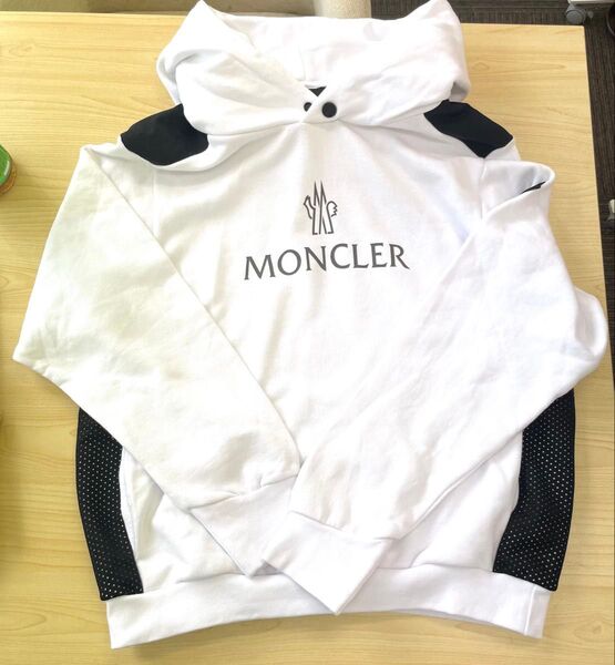 レア 超美品 MONCLER モンクレール ロゴ パーカー XSサイズ 白色 ホワイト