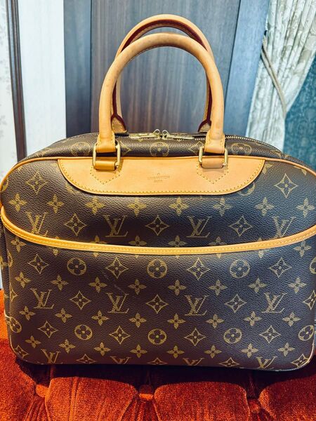 LOUIS VUITTON ルイヴィトン ドーヴィル ハンドバッグ モノグラム 未使用品 美品