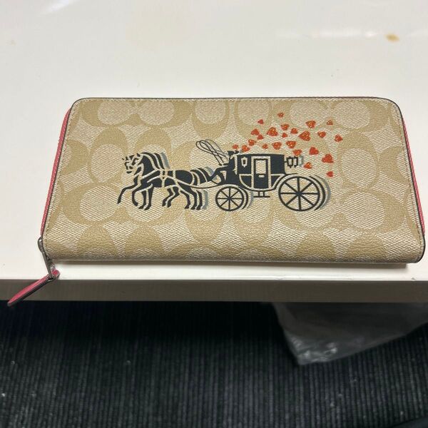 COACH 長財布 馬車 ハート ベージュ