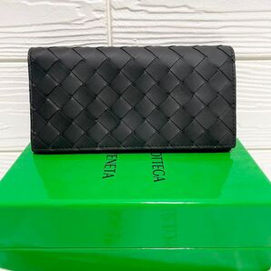 未使用 BOTTEGA VENETA イントレチャート 長財布 ブラック×グリーン