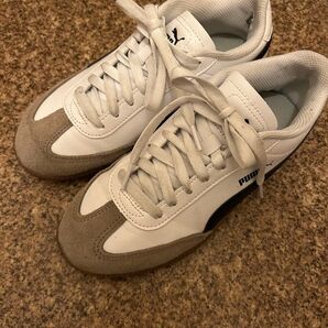 PUMA スニーカー 23.5cm