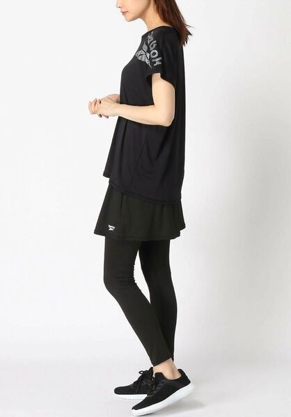 Reebok レディース トレーニングウェア セットアップ 黒 Mサイズ スイムウェア ヨガ Tシャツ スカート レギンス 3点