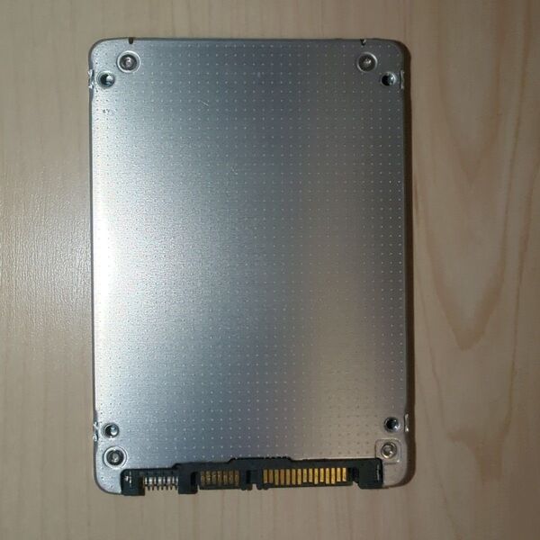 Kioxia製 3.84TB 2.5インチ SATA 約4TB SSD