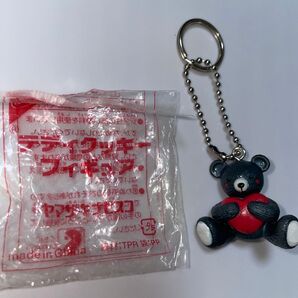 テディクッキーフィギュア キーホルダー byヤマザキナビスコ