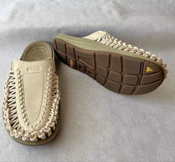 KEEN キーン WOMENS UNEEK II SLIDE ユニーク ツー スライ 24cm