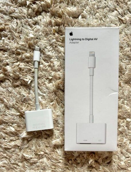 使用頻度低め 純正品 AppleライトニングからHDMI端子へ
