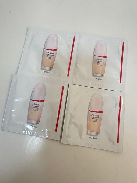 SHISEIDO エッセンス スキングロウ ファンデーション 130 Opal 4包