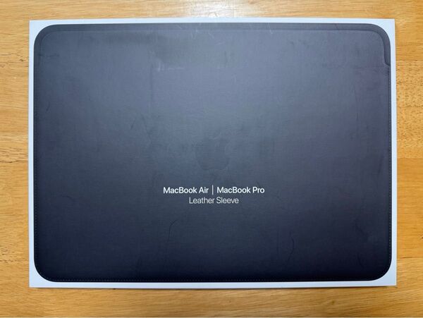 Apple 純正 レザースリーブ 13インチ MacBook Air / MacBook Pro 用 (M1M2)