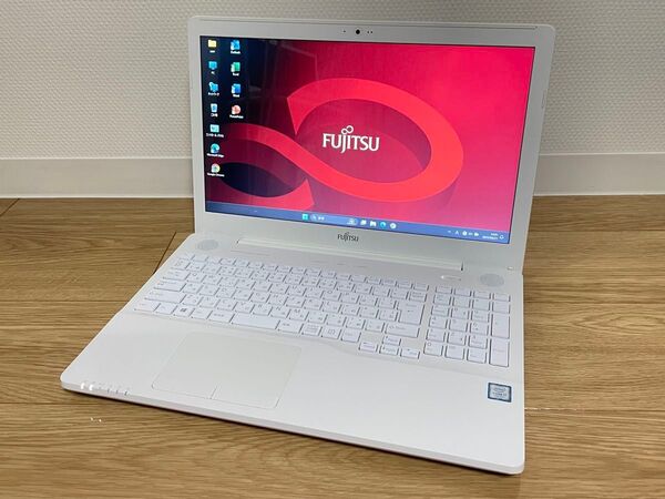 【美品】FUJITSU LIFEBOOK Core i7-7700HQ 8GB SSD 256GB Webカメラ Office