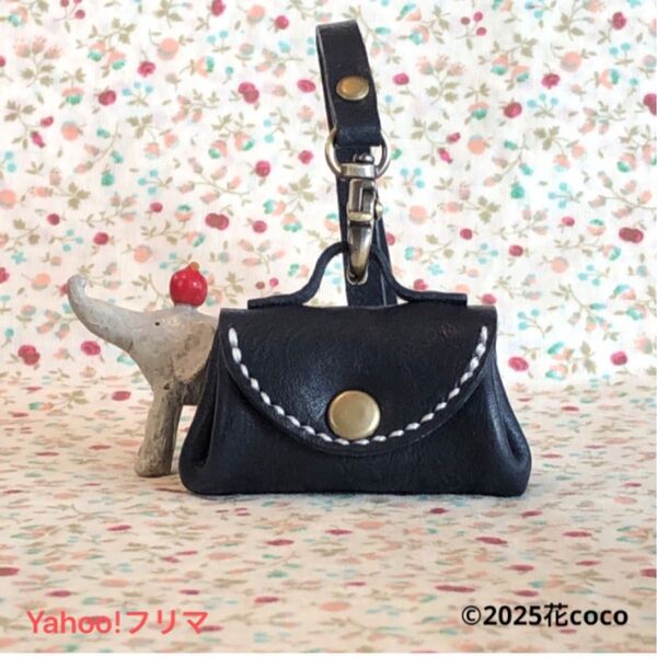☆本革の可愛い小物入れ☆ダークネイビー☆バッグチャーム 小さなコインケース ハンドメイド