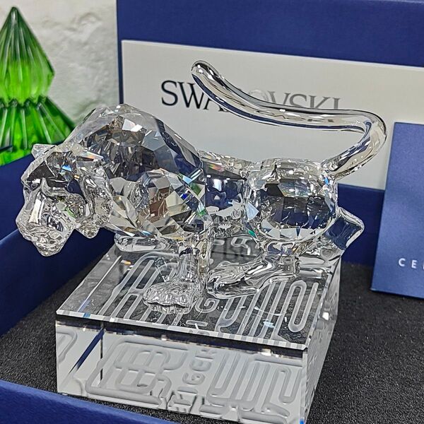 【新品同様】スワロフスキー 置物 タイガー 虎 干支シリーズ 廃番品 クリスタル SWAROVSKI
