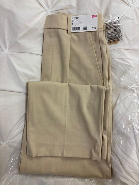 ユニクロ タックワイドパンツ レディース ワイド パンツ ベージュ S 新品未使用 タグ付き