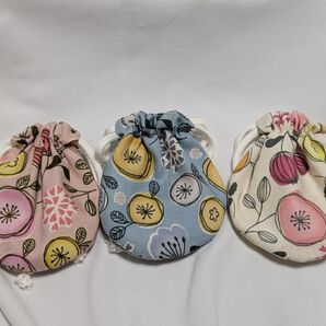ハンドメイド かわいい「まぁるいお花のおまめなきんちゃく」お得な3個セット きんちゃく袋 きんちゃくポーチ 小物入れ