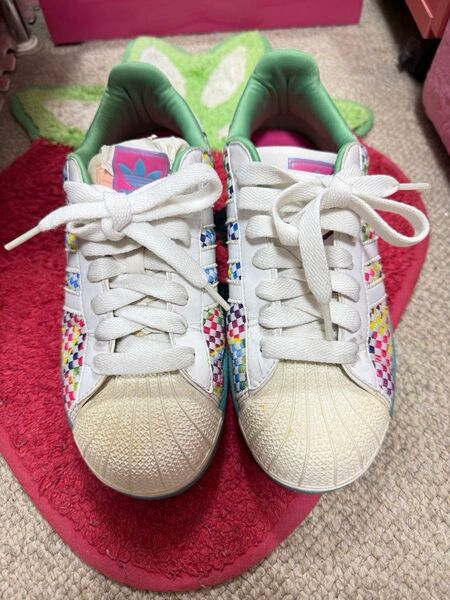 adidas スニーカー カラフル チェック柄 23cm
