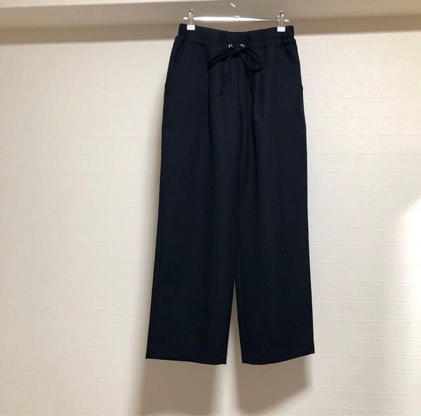 trois トロワ セミワイドパンツ リネンライク タックパンツ ウエストゴム 軽量 速乾 通気性 イージーパンツ ネイビー