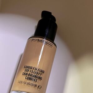 MAC スタジオ フィックス フルイッド NC12 リキッドファンデーション