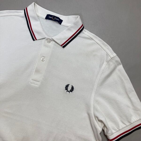 FRED PERRY フレッドペリー ポロシャツ 半袖 ホワイト コットン 綿 Mサイズ 刺繍ロゴ