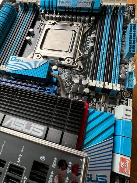 asus p9x79 pro i7-3820 lga2011 ゲーミング