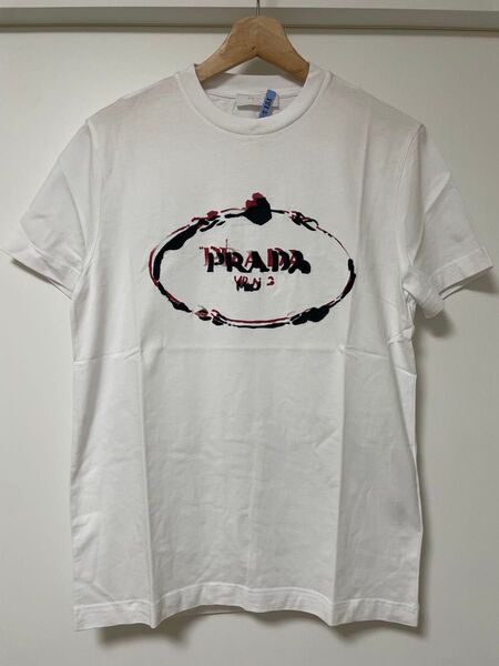 PRADA プラダ Tシャツ メンズ Sサイズ ホワイト ロゴ 刺繍風デザイン 半袖 半袖Tシャツ
