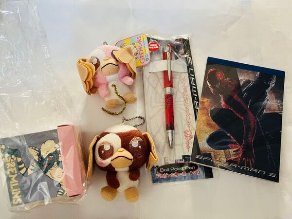 懐かしい映画!グレムリン ギズモぬいぐるみ2個 映画館購入!スパイダーマン3 メモ帳、プロジェクターボールペン 全4点セット!