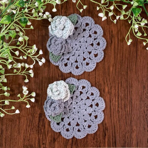 ハンドメイド コースター 2枚セット ドイリー 手編み 手作り かぎ針 かぎ針編み 毛糸 花 薔薇付き 編み物 モチーフ
