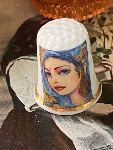 新品廃盤◆イギリスバーチクロフト社製シンブル指貫ボーンチャナ ◆インドの女性