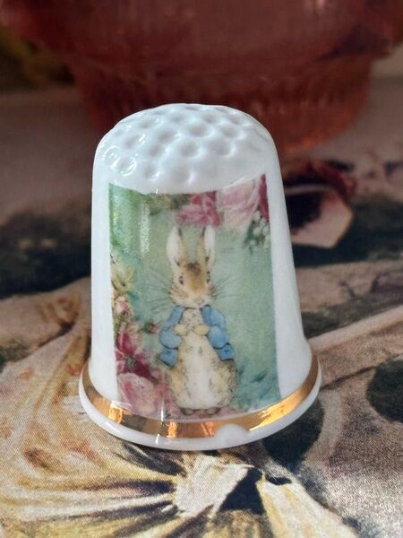 新品廃盤◆イギリスバーチクロフト社製シンブル指貫ボーンチャナ ◆ピーターラビット
