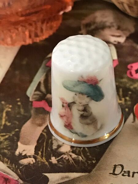 新品廃盤◆イギリスバーチクロフト社製シンブル指貫ボーンチャナ ◆ピーターラビット ベンジャミンバニー