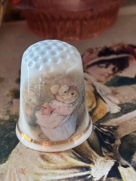 新品廃盤◆イギリスバーチクロフト社製シンブル指貫ボーンチャナ ◆ピーターラビット