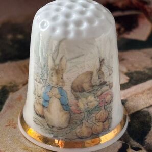 新品廃盤◆イギリスバーチクロフト社製シンブル指貫ボーンチャイナ◆ピーターラビットうさぎ