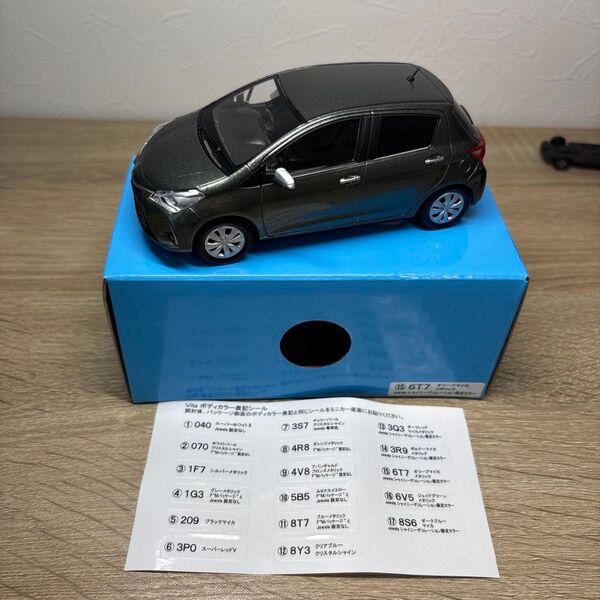 トヨタ ヴィッツ ジュエラ 後期型 非売品 1/30カラーサンプルミニカー