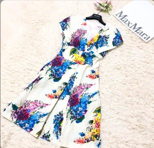 Maxmara shine 花柄ワンピース Aラインタック入り マルチカラー