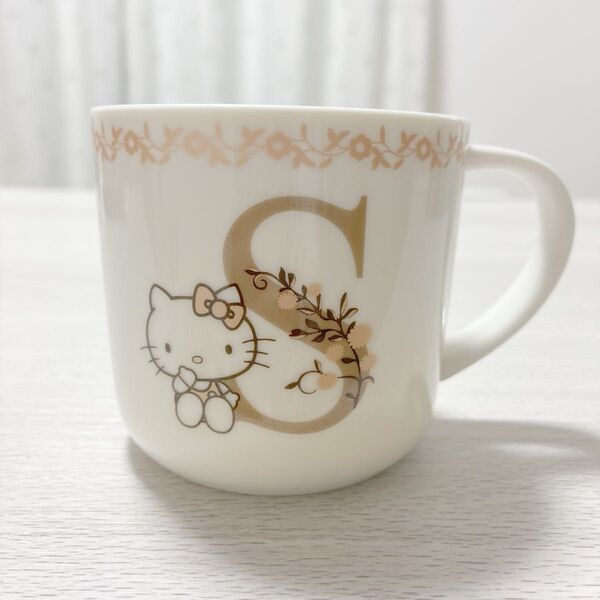 ハローキティ マグカップ イニシャルS