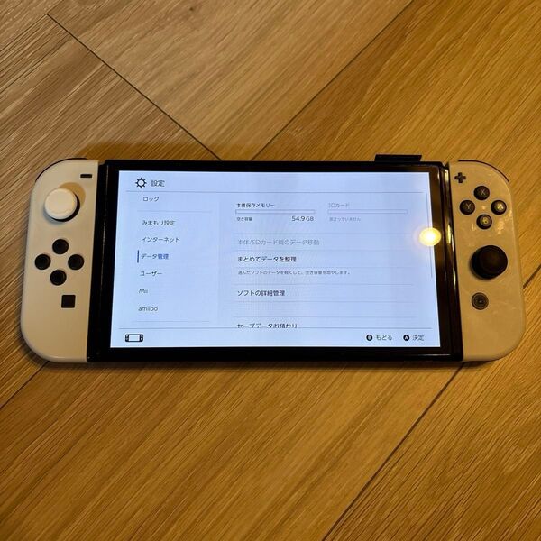 Nintendo Switch本体有機EL Joy-Conホワイト sdカード128GBその他周辺機器付き