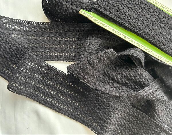 ★セール★幅広厚手毛糸ブレード 毛糸 編み 刺繍 黒 幅:10cm 長さ:3m