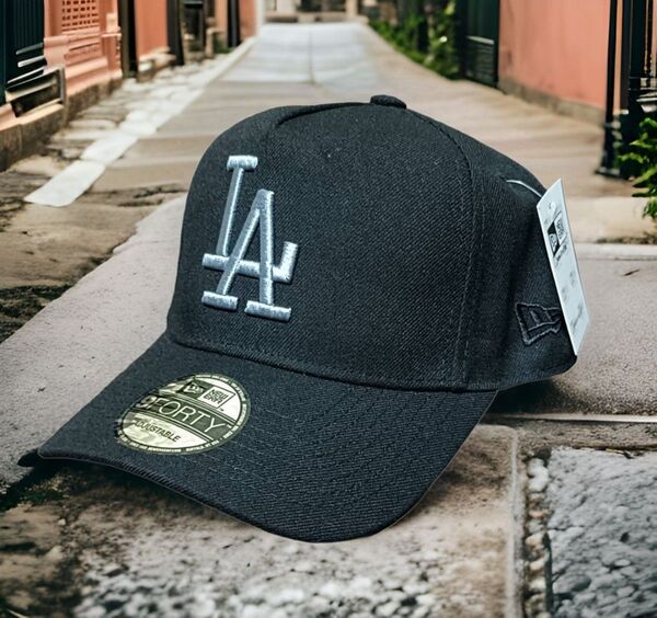 LA シルバーロゴ New Era 9FORTY キャップ