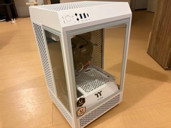 新品高級ケース搭載!!最強ITXミニゲーミングPC 200FPS張り付き win11 Thermaltake the tower