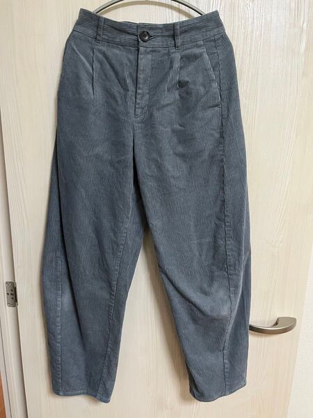 美品 GU ブルー コーデュロイバレルレッグパンツ Sサイズ