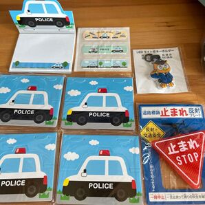 警察 パトカー メモ用紙4冊、絆創膏 反射キーホルダー ライト付きキーホルダー