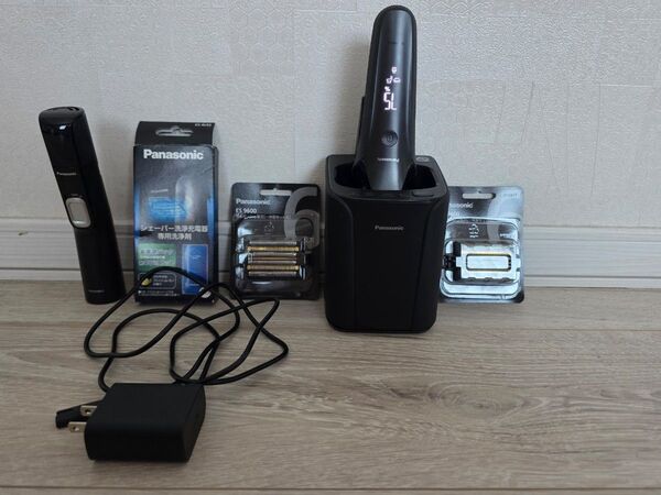 Panasonic ラムダッシュ ES-LS9P メンズ電気シェーバー 洗浄充電器 替刃2つ付き