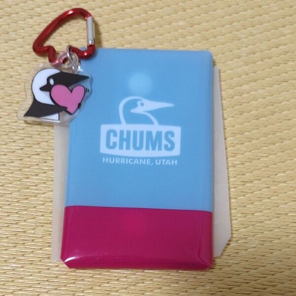 CHUMS カラビナ付きマルチケース Asahi
