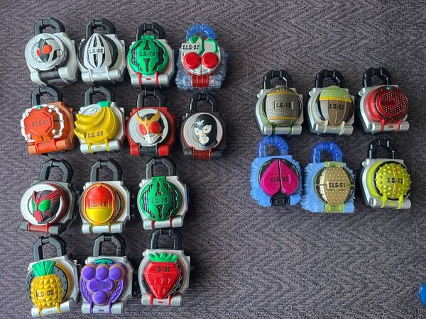 仮面ライダー鎧武 ロックシード まとめ売り 20個