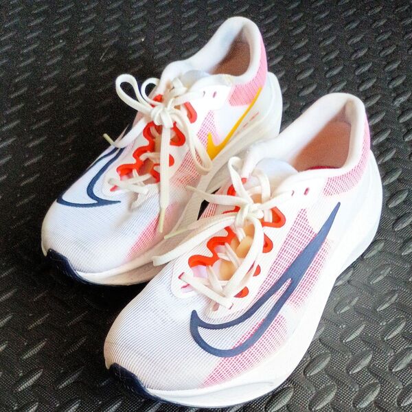 NIKE ランニングシューズ ズームフライ5 DM8968-100 27センチ