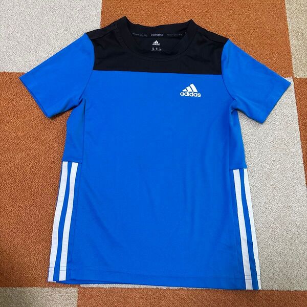adidas 半袖Tシャツ 130センチ