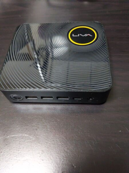 ECS 小型デスクトップパソコン LIVA Z