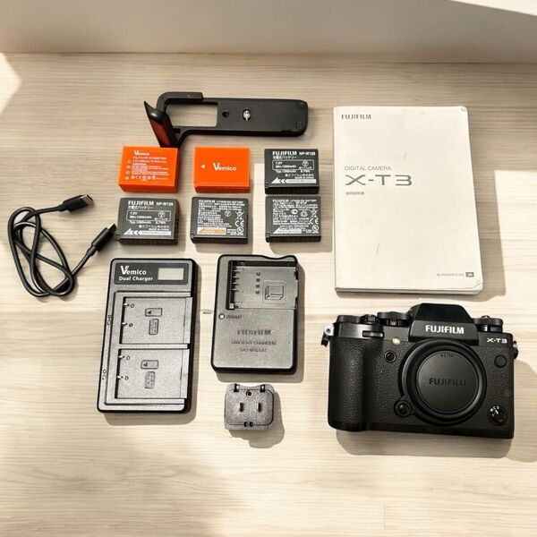 【美品・フルセット】FUJIFILM X-T3 ボディ + 純正・互換バッテリー + 充電器 + ハンドグリップ付き