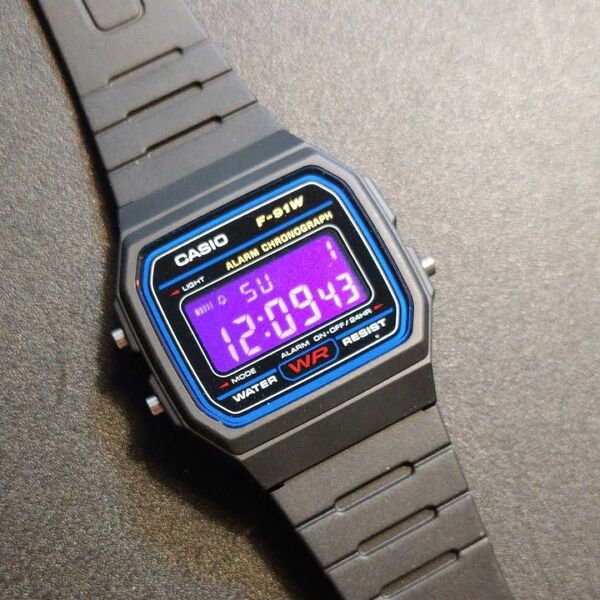 【新品】CASIO カシオ デジタル 腕時計 チープカシオ 液晶反転 カスタム紫