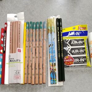 文具 鉛筆 消しゴム のり ボールペン など