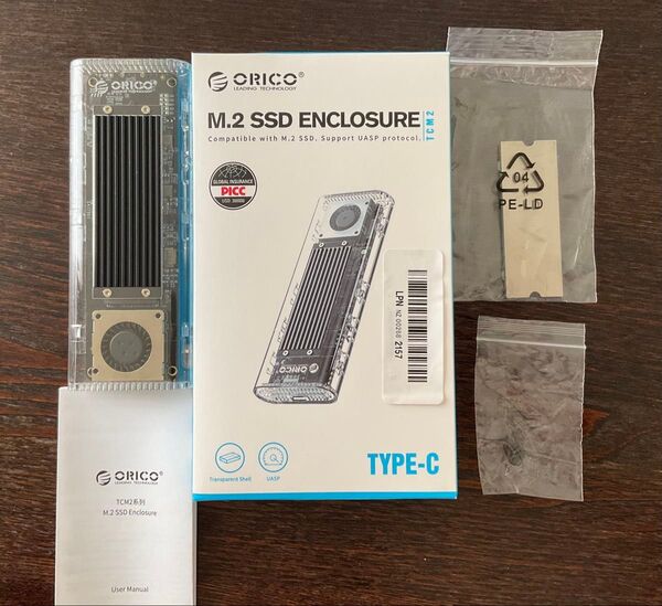 ORICO TCM2-U4 透明 USB4 40Gbps M.2 NVMe SSD エンクロージャー