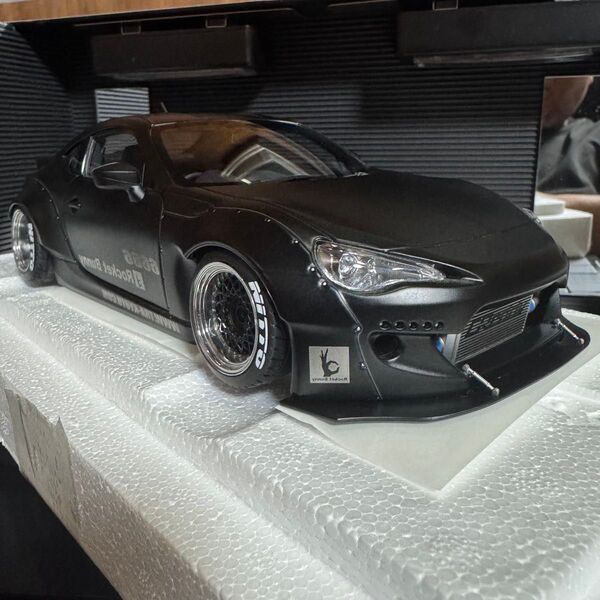 レア品 未展示 オートアート 1/18 ロケットバニートヨタ86 マットブラック